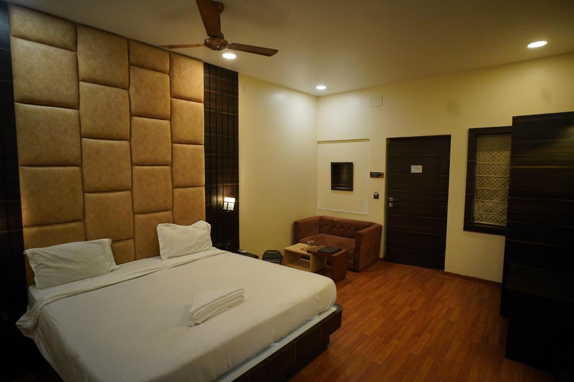 Hotel New Grand Deoghar Buitenkant foto