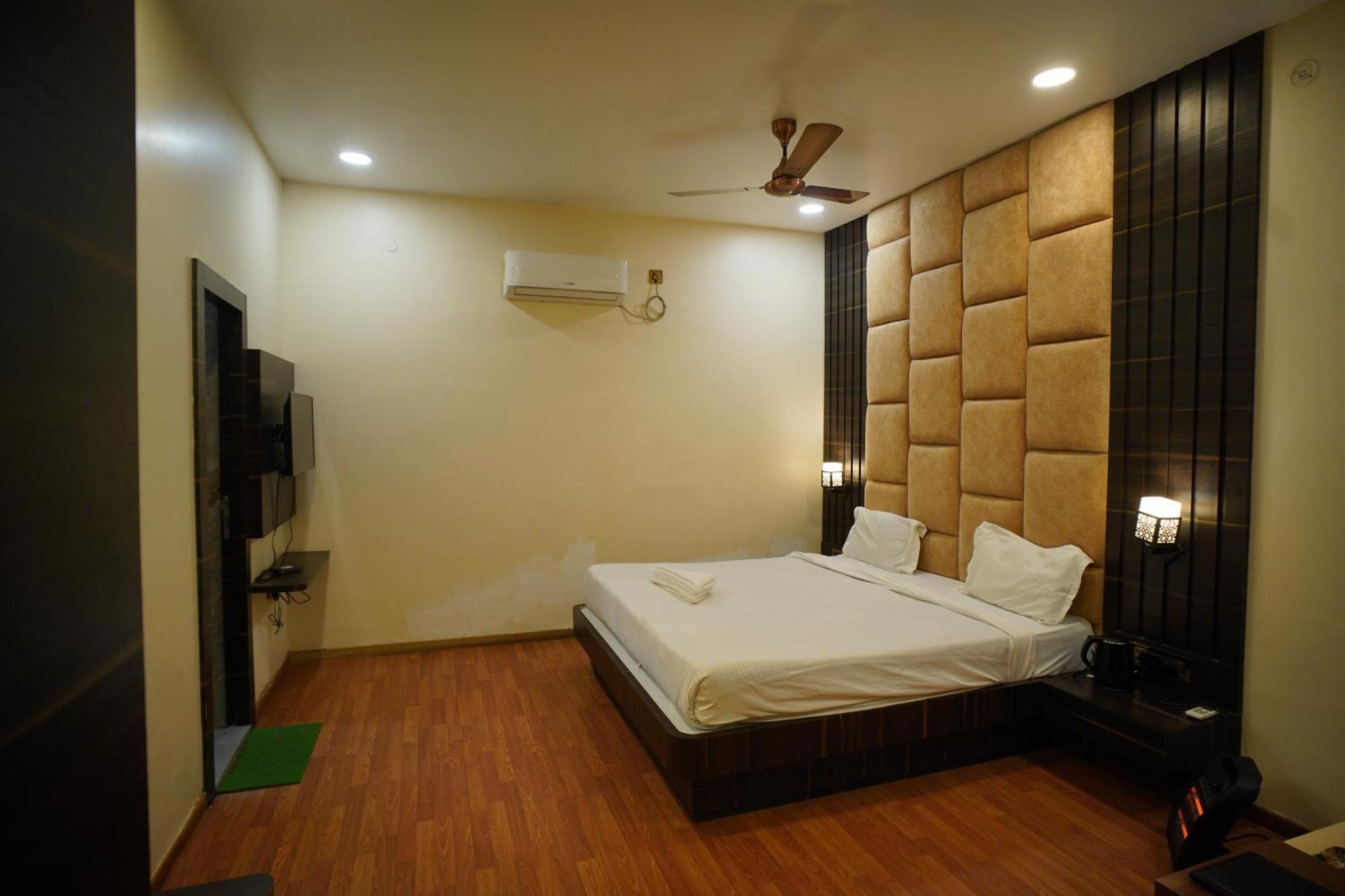 Hotel New Grand Deoghar Buitenkant foto