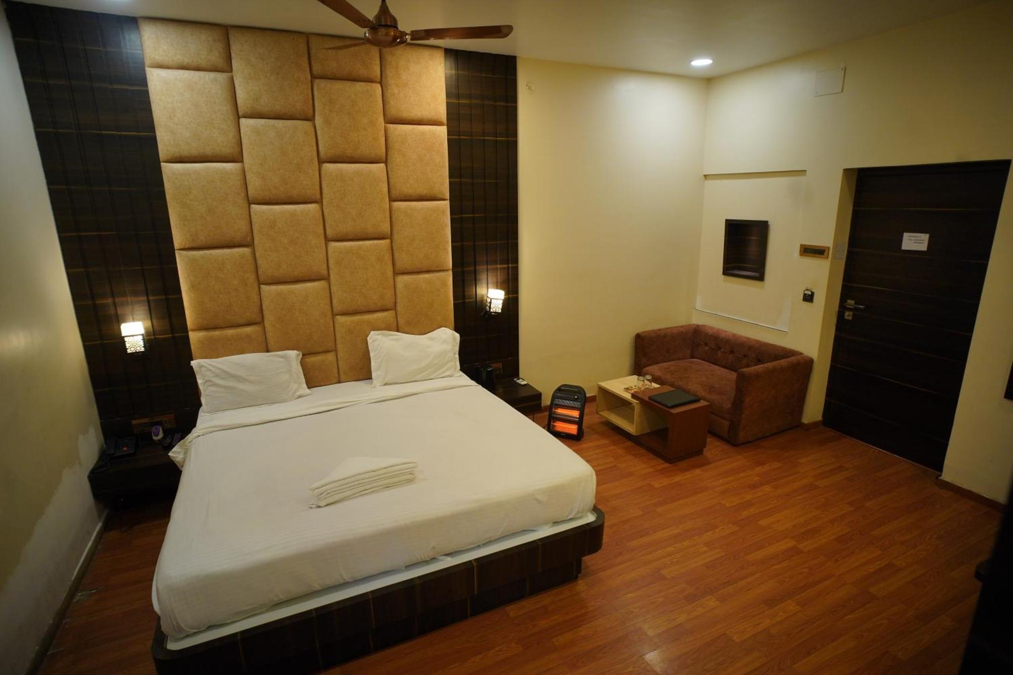 Hotel New Grand Deoghar Buitenkant foto