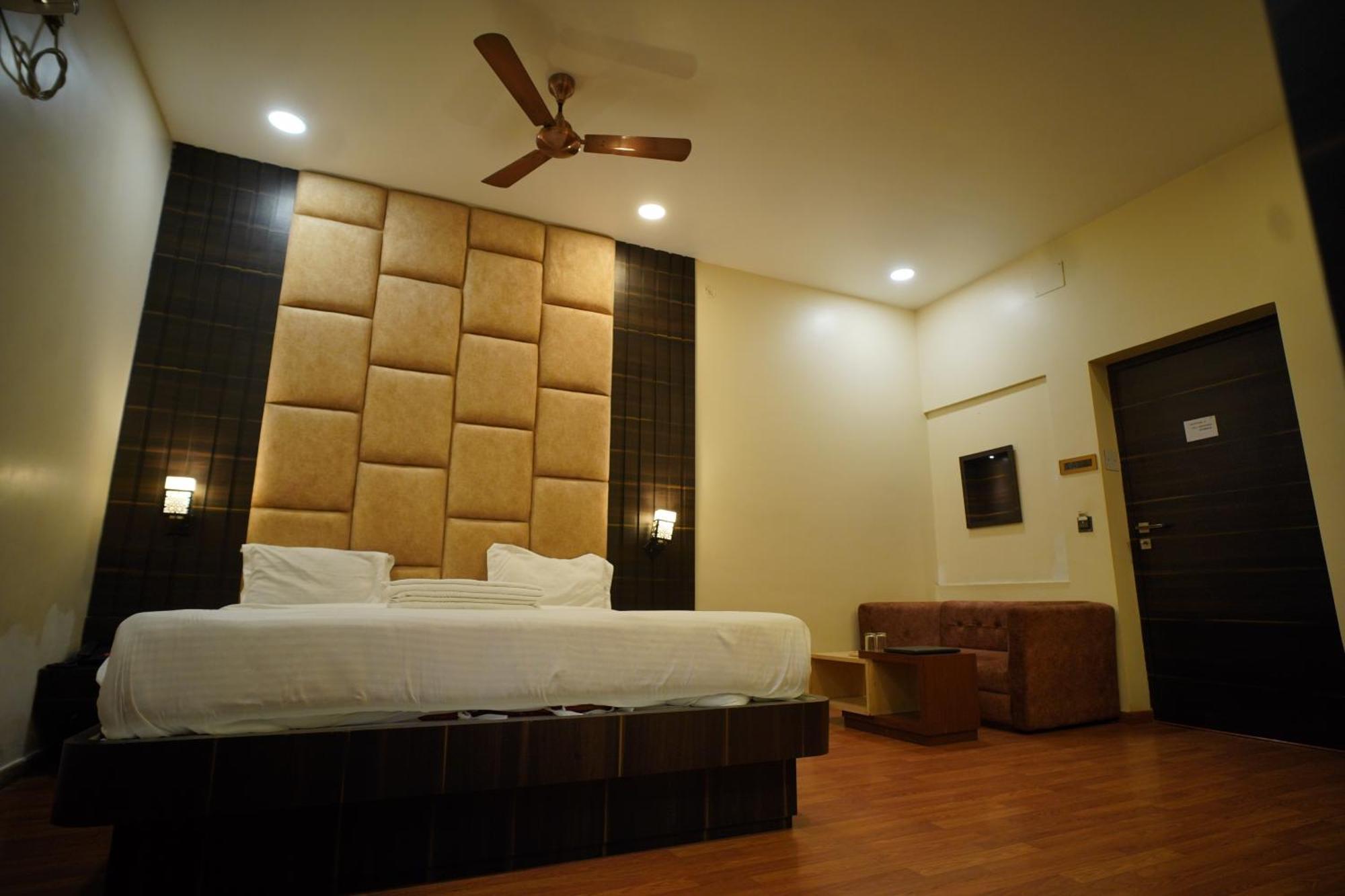 Hotel New Grand Deoghar Buitenkant foto