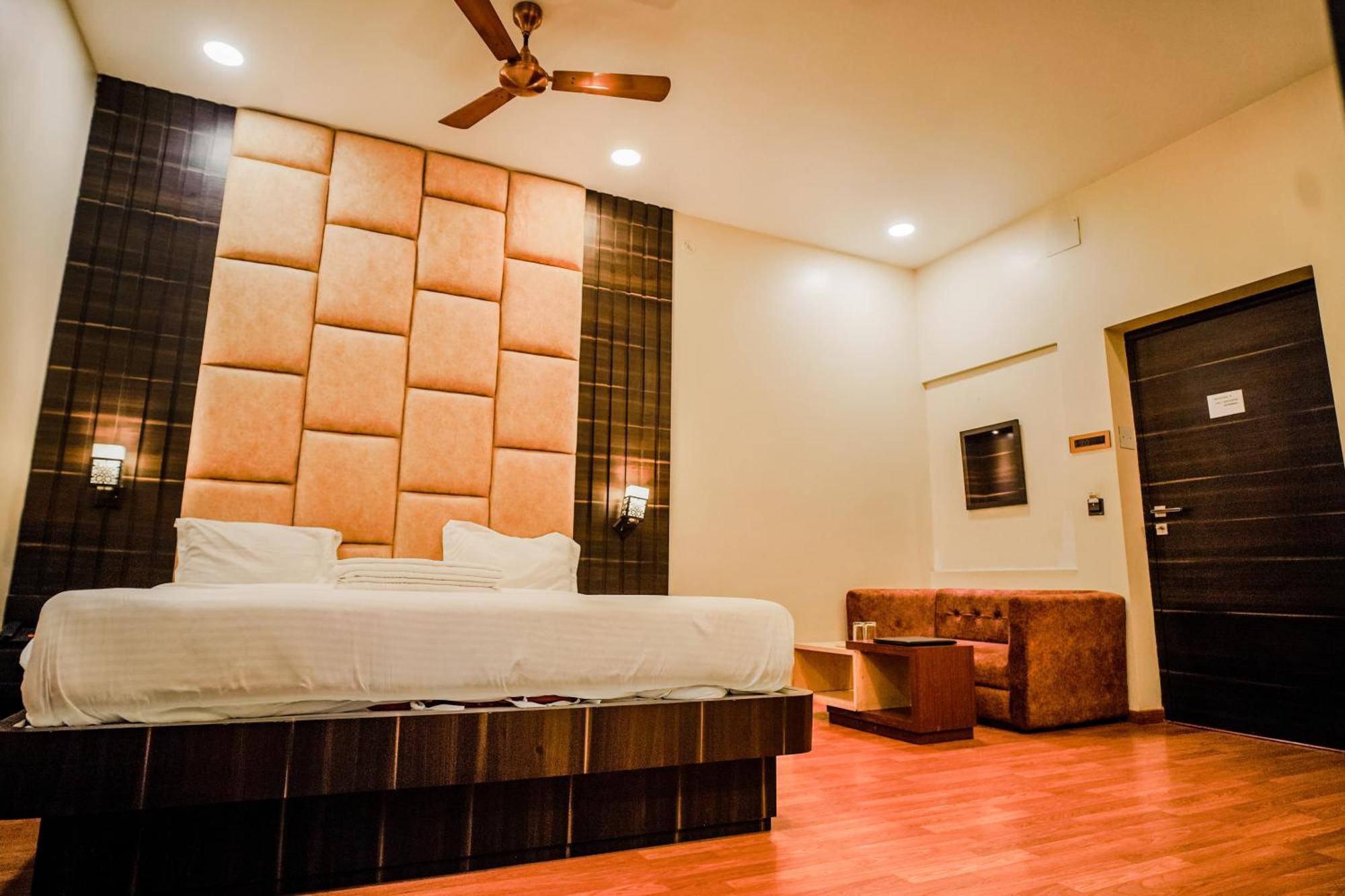 Hotel New Grand Deoghar Buitenkant foto