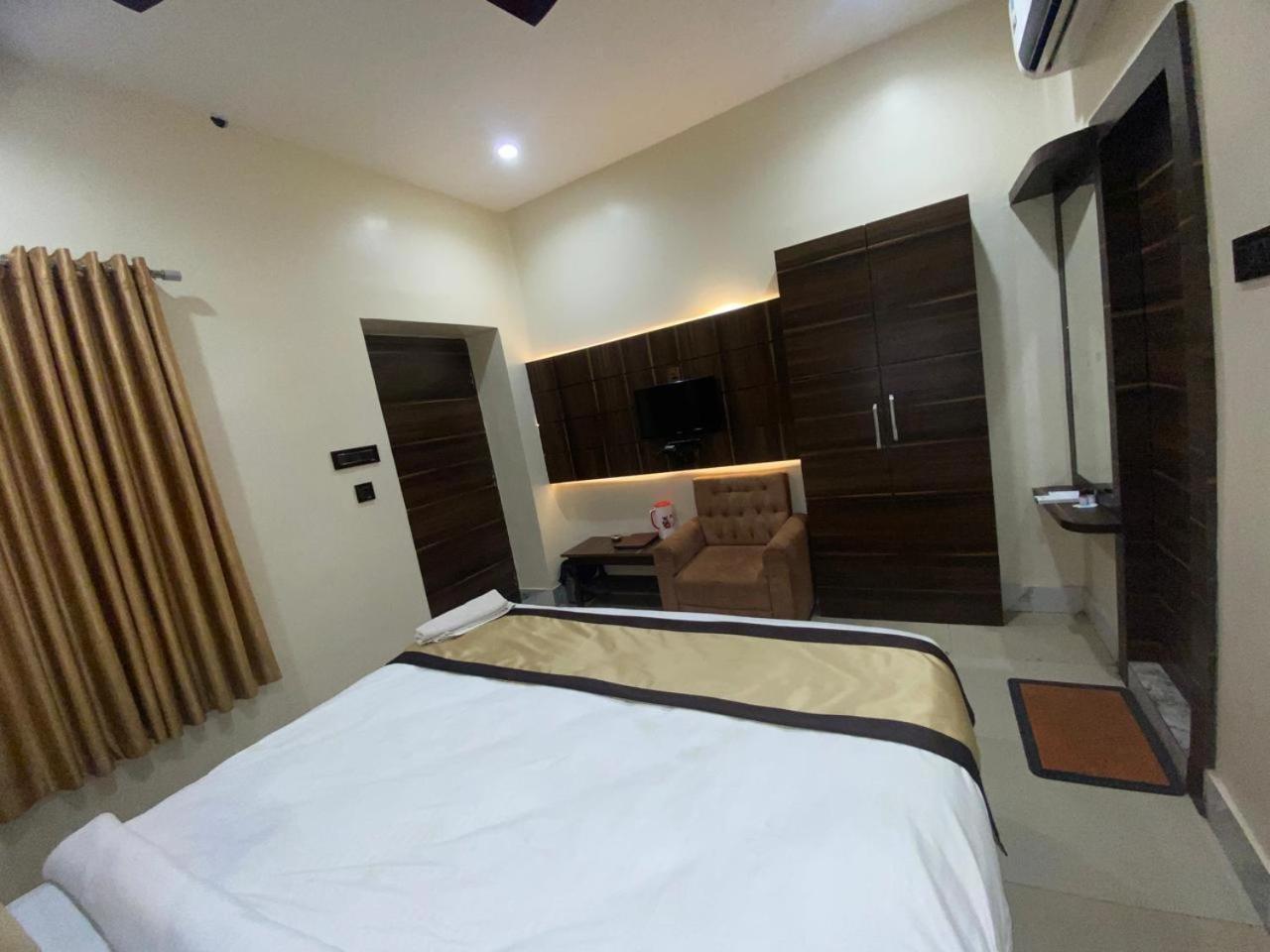 Hotel New Grand Deoghar Buitenkant foto