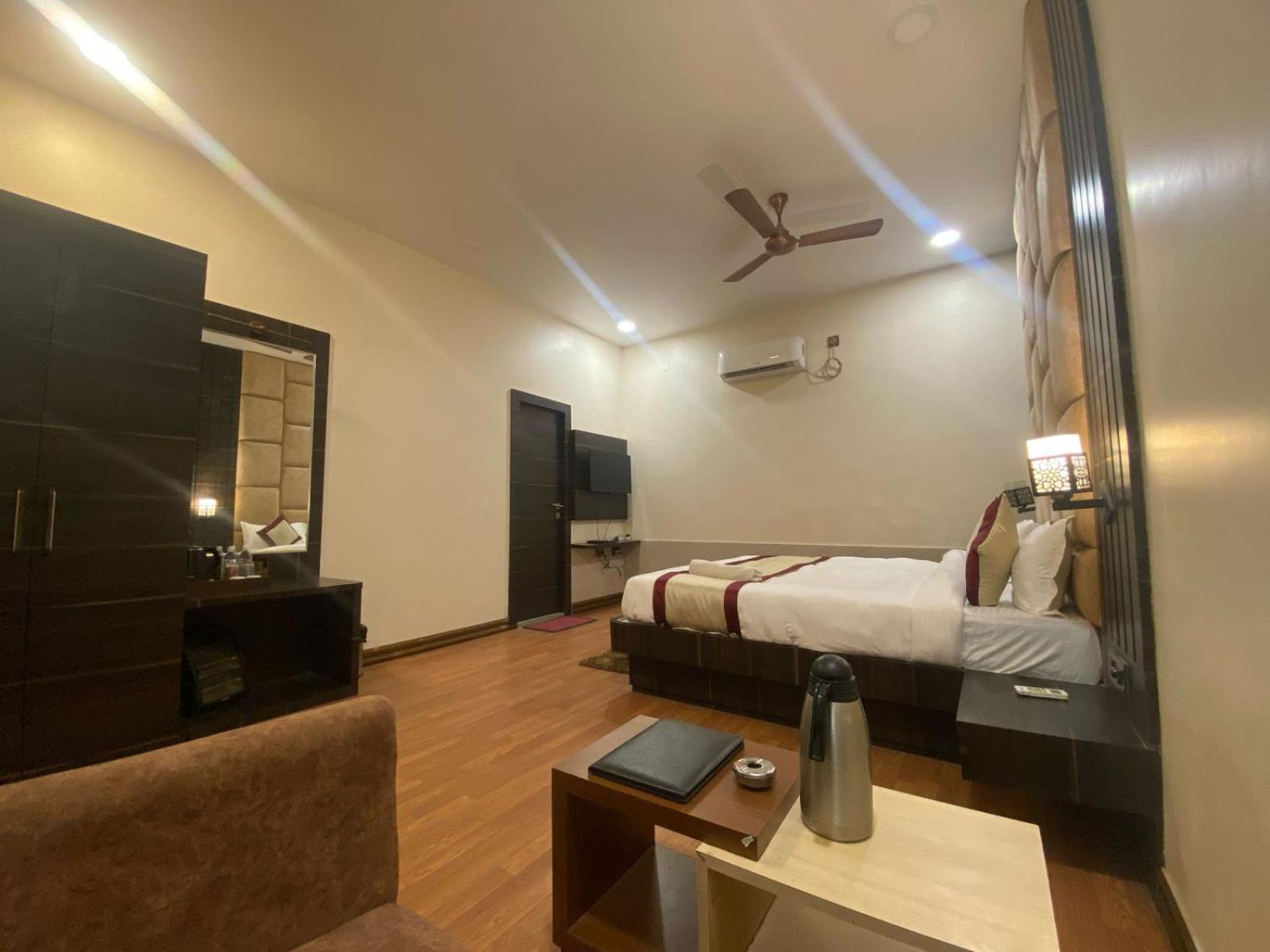 Hotel New Grand Deoghar Buitenkant foto